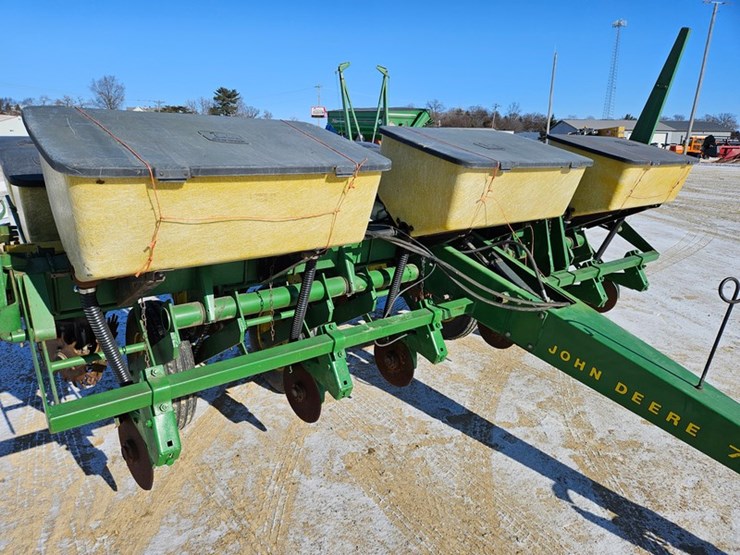 john-deere-7000-image-13