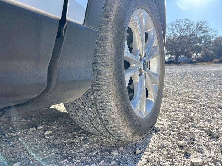 2017-ford-escape-image-27