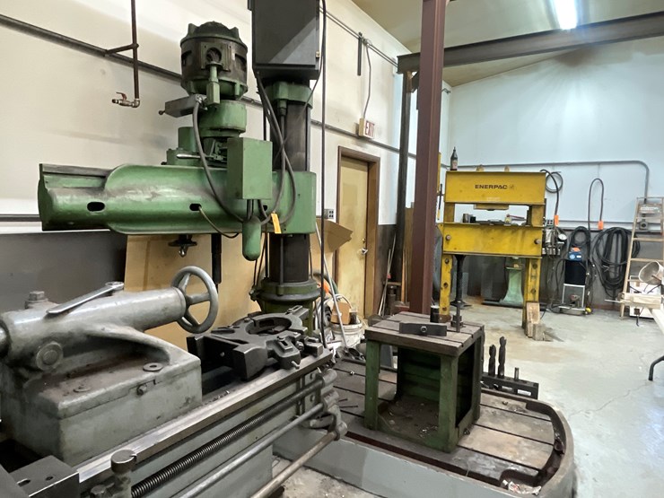 #5977-•-radial-arm-drill-press-image-1