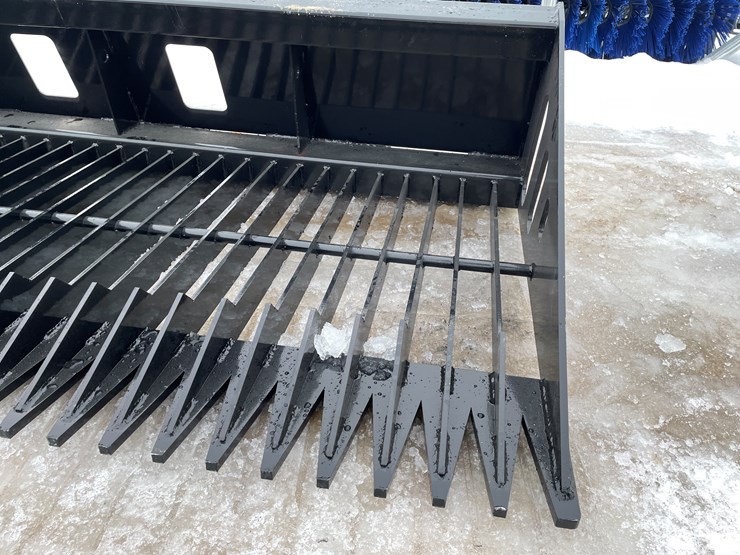 #2334-•-wolverine-skeleton-bucket-image-10