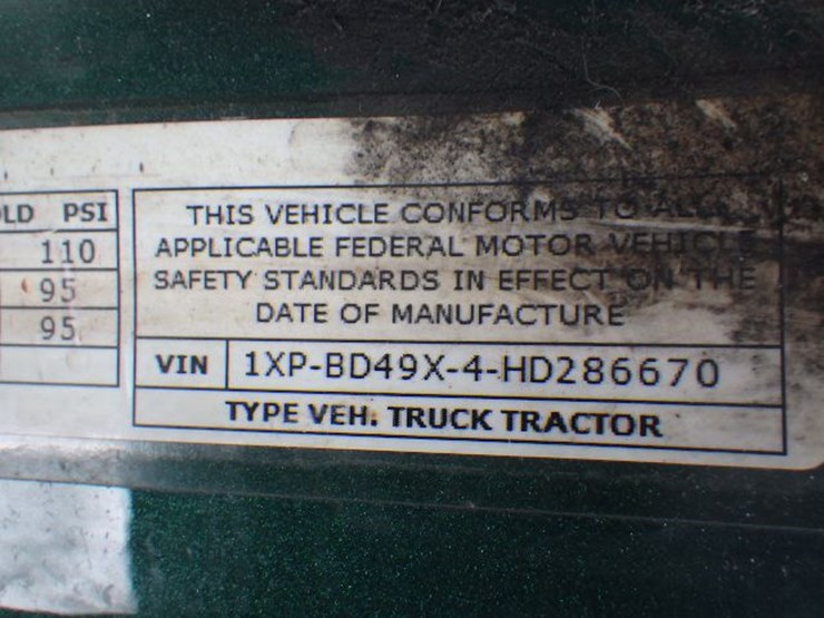 2017-peterbilt-579-image-18