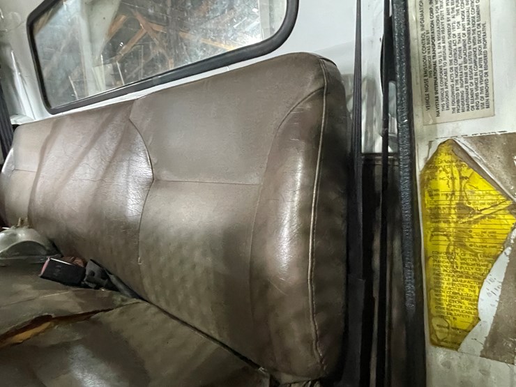 1998-international-4700-image-16