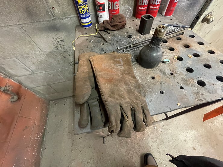 #5955-•-work-table-image-5