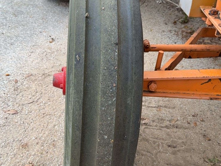 minneapolis-moline-335-image-31