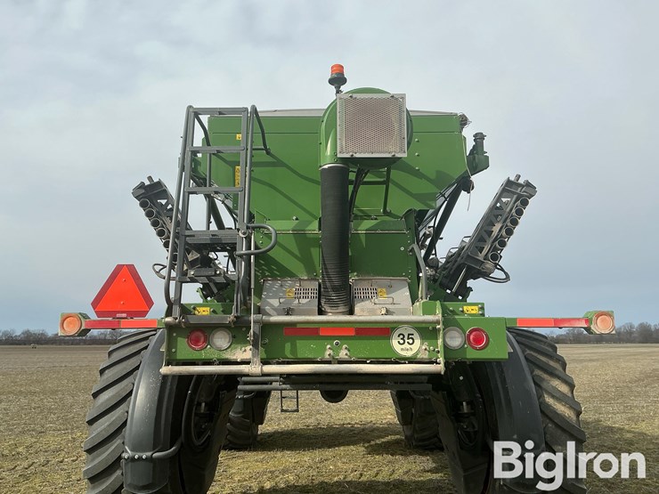 2023-fendt-rogator-937h-self-propelled-dry-fertilizer-spreader-image-12