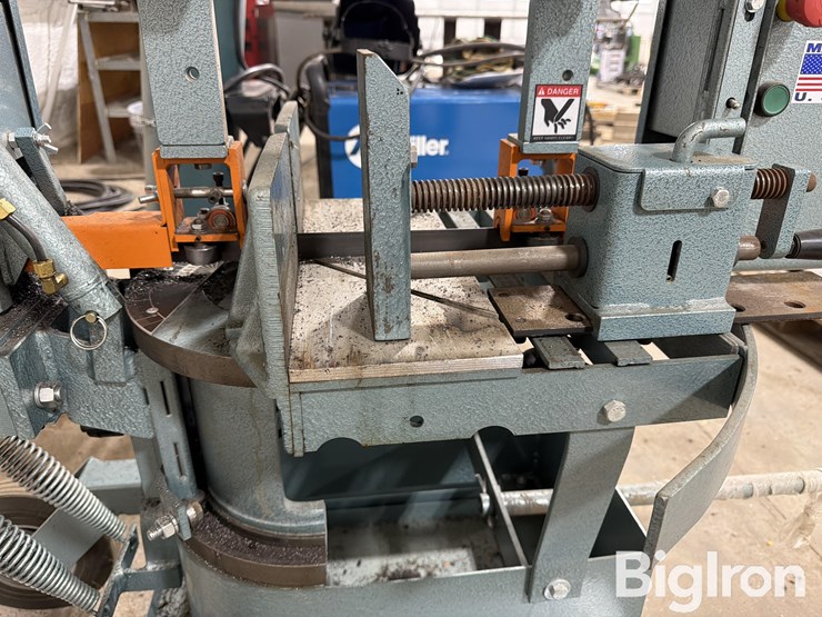 2023-ellis-1600-mitre-band-saw-image-13