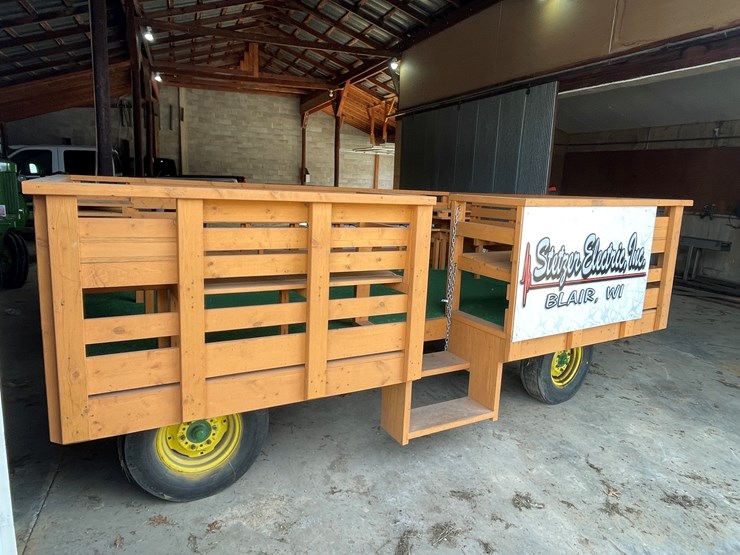 #5915-•-parade-wagon-image-5