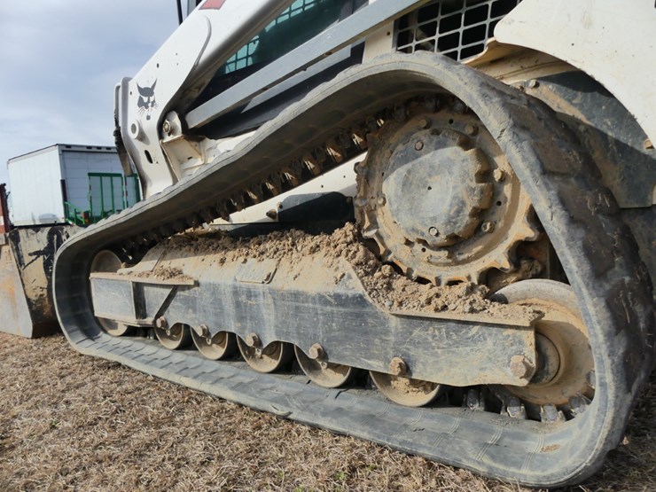 2022-bobcat-t740-image-5