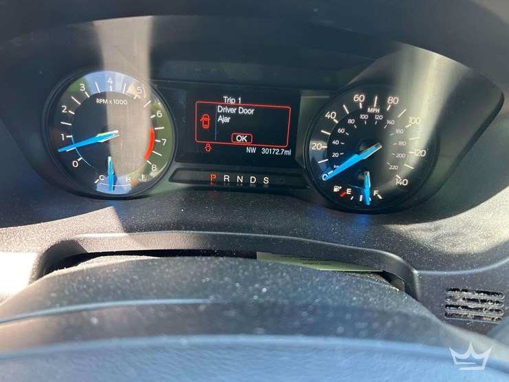 2016-ford-explorer-image-12