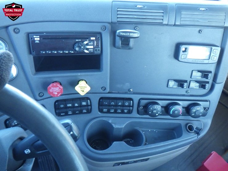 2019-freightliner-cascadia-125-image-16