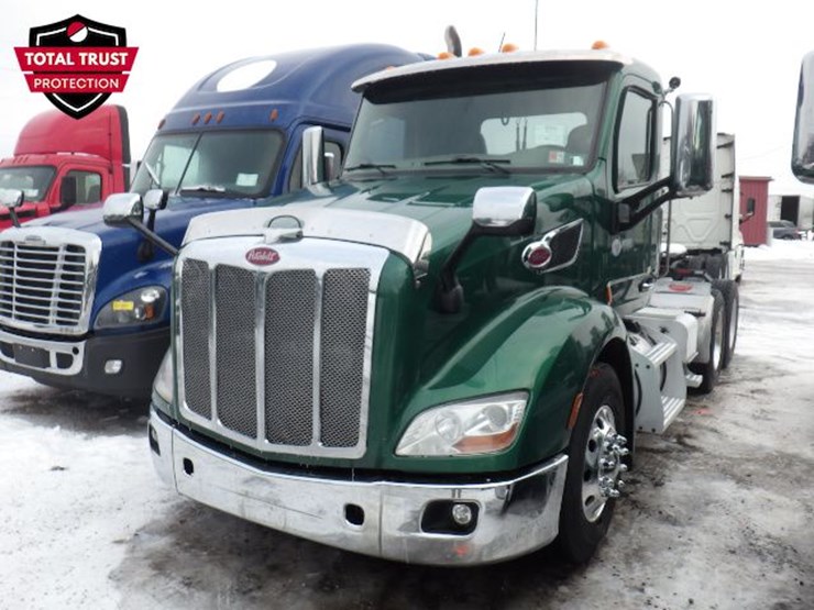 2019-peterbilt-579-image-1