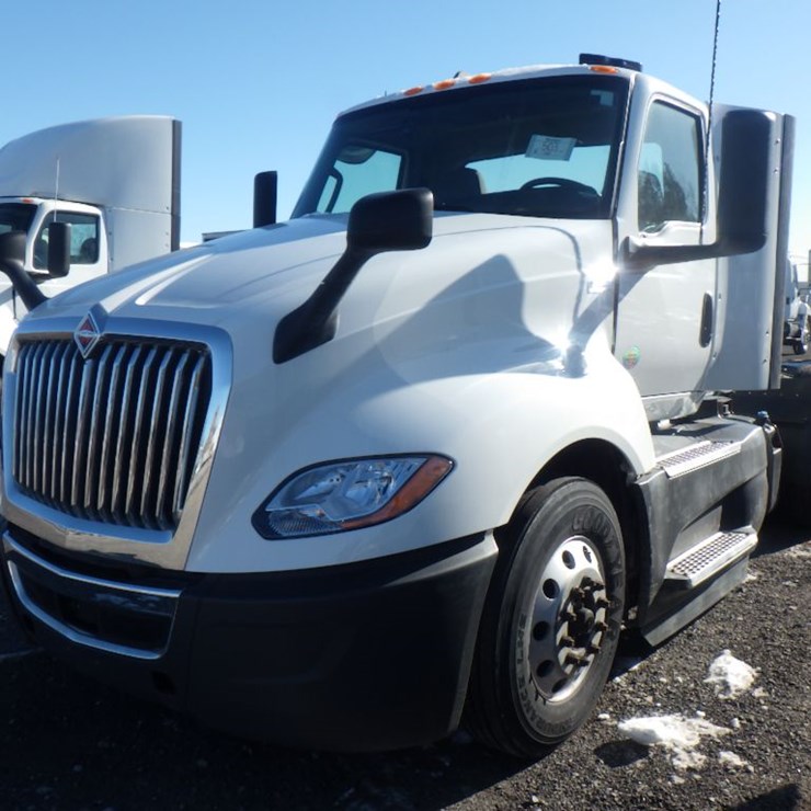 2021 INTERNATIONAL LT