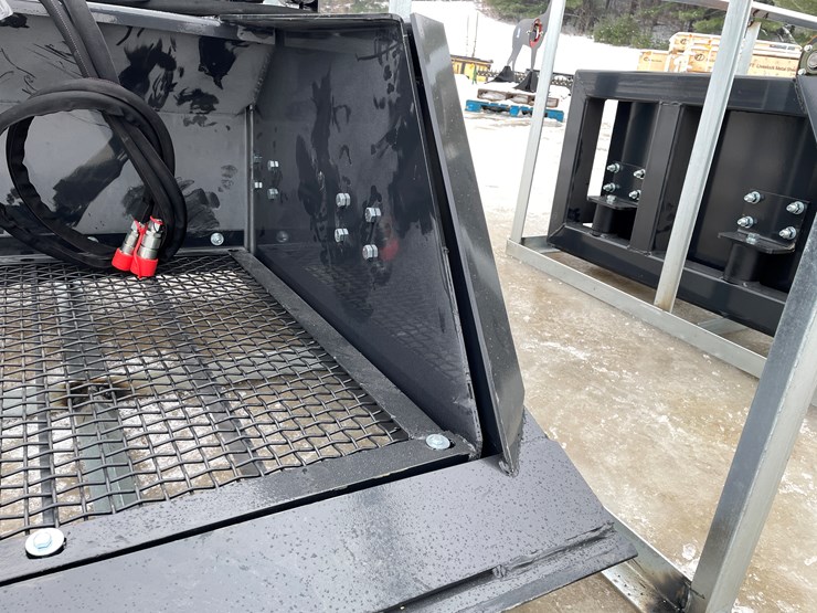 #2374-•-wolverine-screening-bucket-image-17