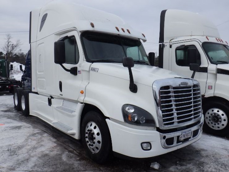 2018-freightliner-cascadia-125-image-3