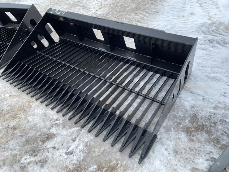 #2339-•-wolverine-skeleton-bucket-image-1