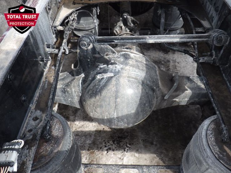 2022-volvo-vnl-760-image-13