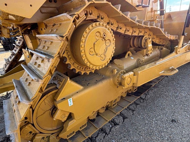 2019-caterpillar-d8t-image-24