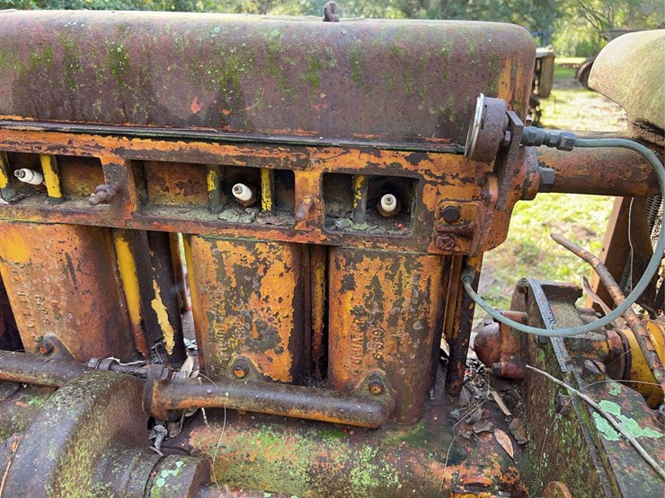 caterpillar-thirty-image-14