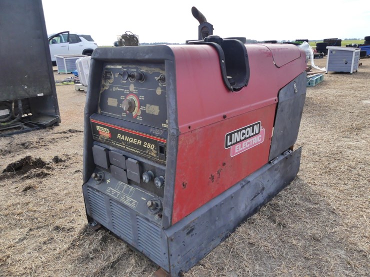 lincoln-ranger-250-welder-image-3
