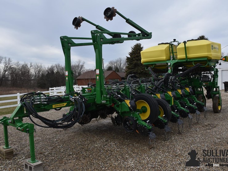 2022-john-deere-1775nt-image-11