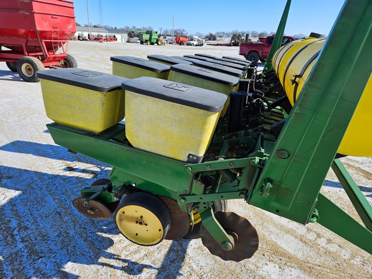 john-deere-7000-image-23