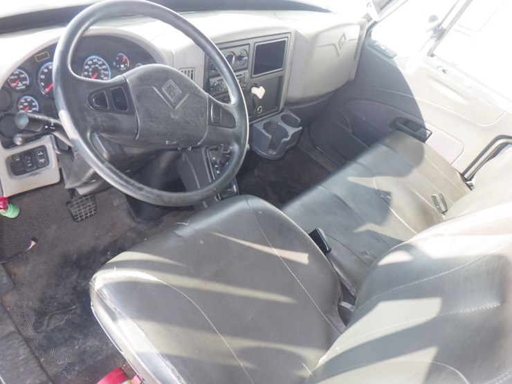 2011-international-durastar-4300-image-8