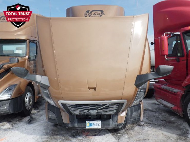 2022-volvo-vnl-300-image-22