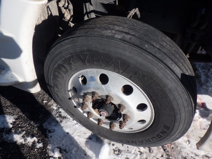 2017-freightliner-cascadia-125-image-28