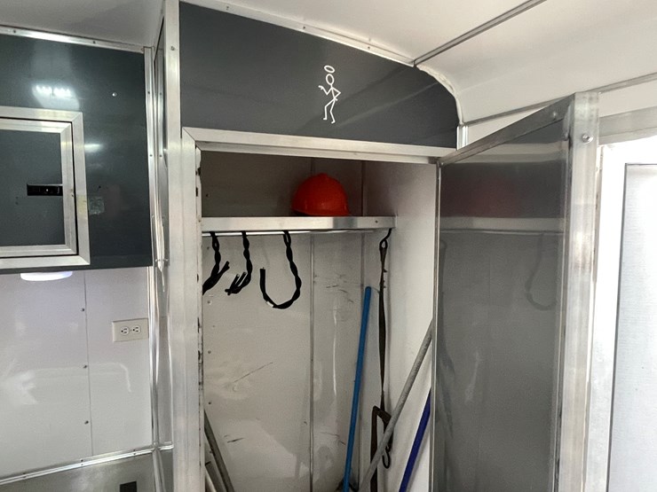 1999-united-expressline-image-29