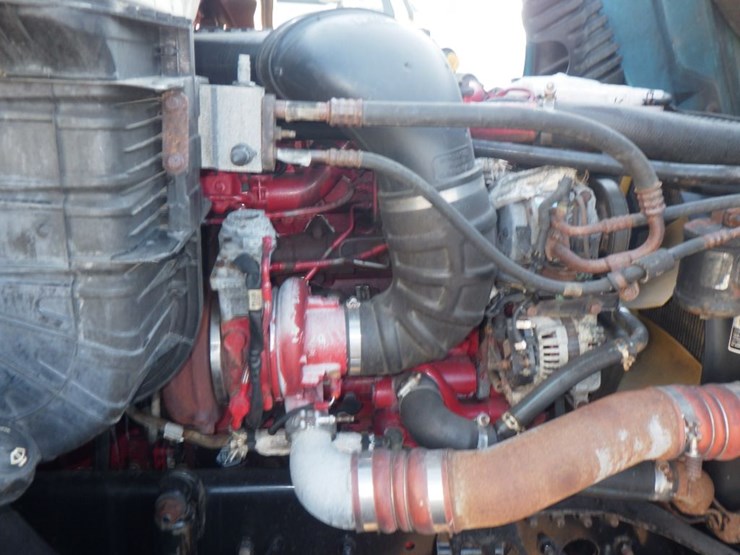 2015-freightliner-cascadia-125-image-23