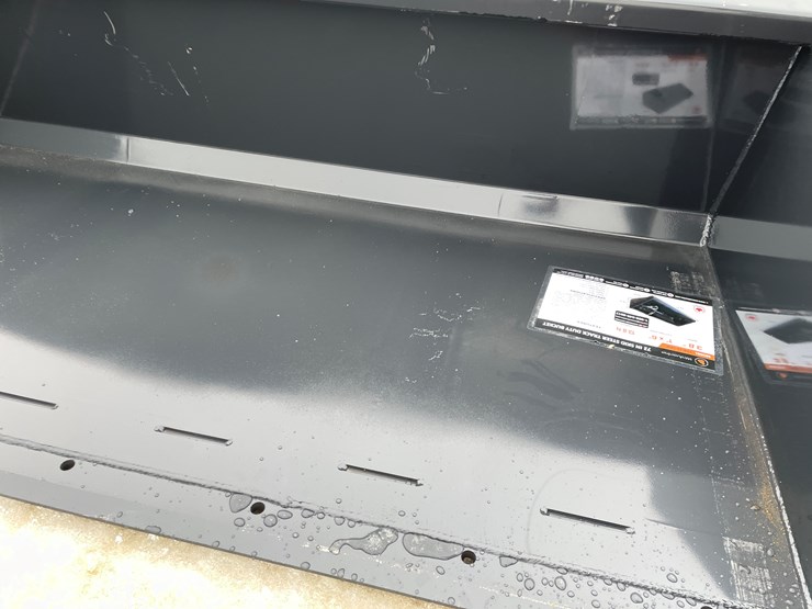 #2342-•-wolverine-universal-mount-track-duty-bucket-image-12