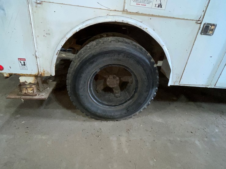 1998-international-4700-image-63