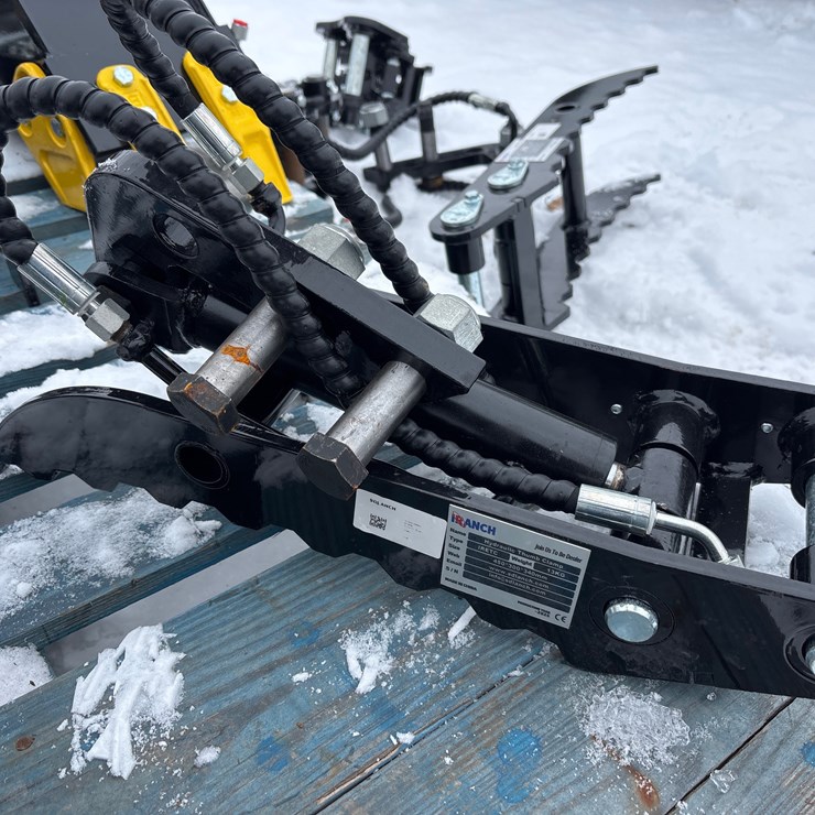 #4142 • E2. Hydraulic thumb