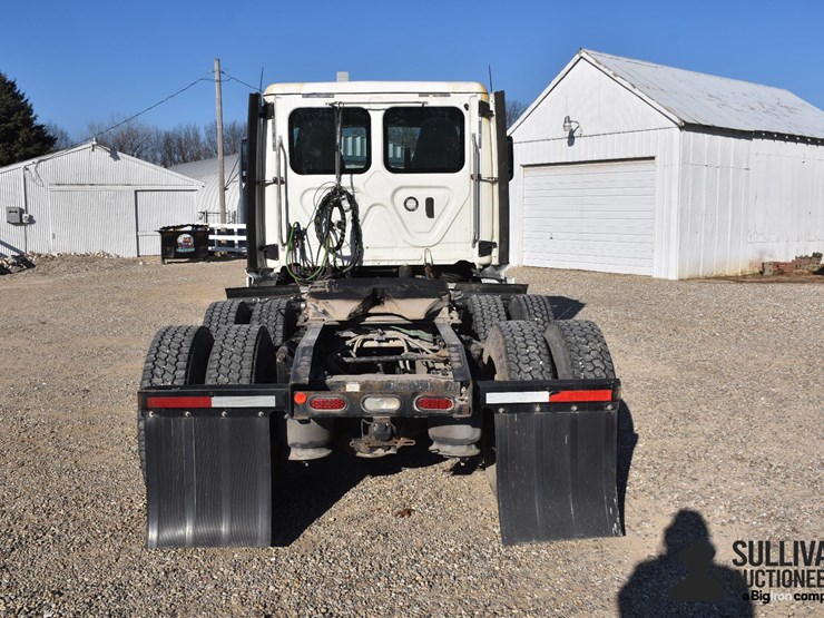 2019-freightliner-cascadia-116-t/a-truck-tractor-image-6