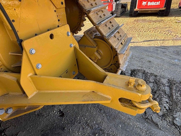 2019-caterpillar-d8t-image-16