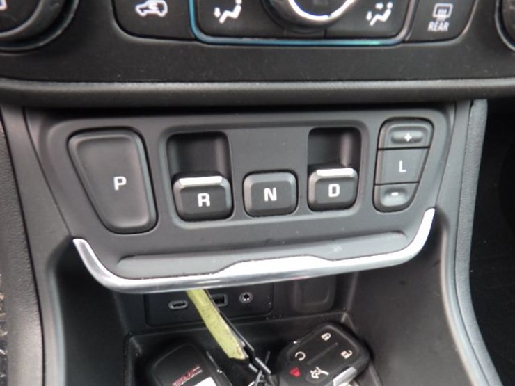 2021-gmc-terrain-slt-image-11