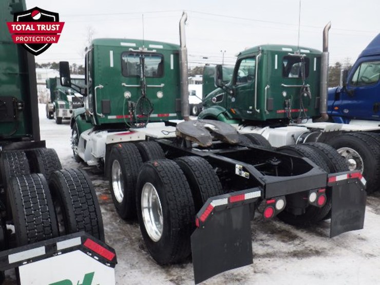 2019-peterbilt-579-image-12