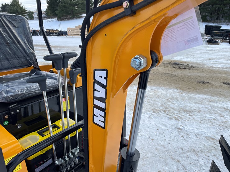 #109-•-miva-va15-mini-excavator-image-28