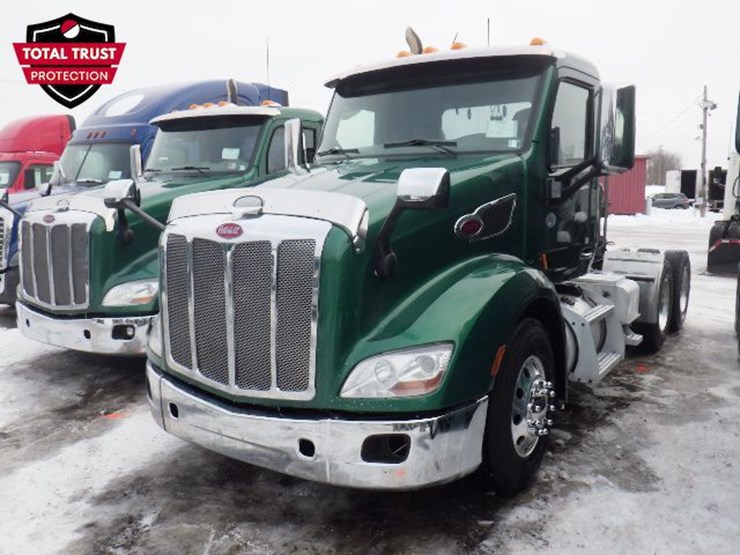 2019-peterbilt-579-image-1