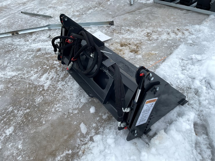 #2365-•-wolverine-mini-skid-steer-combination-bucket-image-5