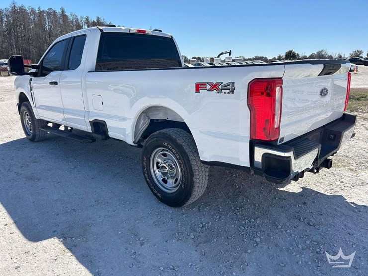 2023-ford-f350-image-4