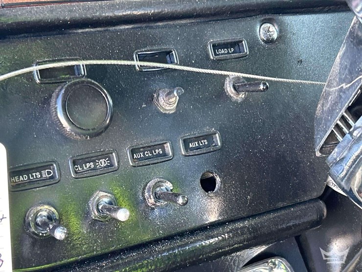 2004-peterbilt-357-image-18