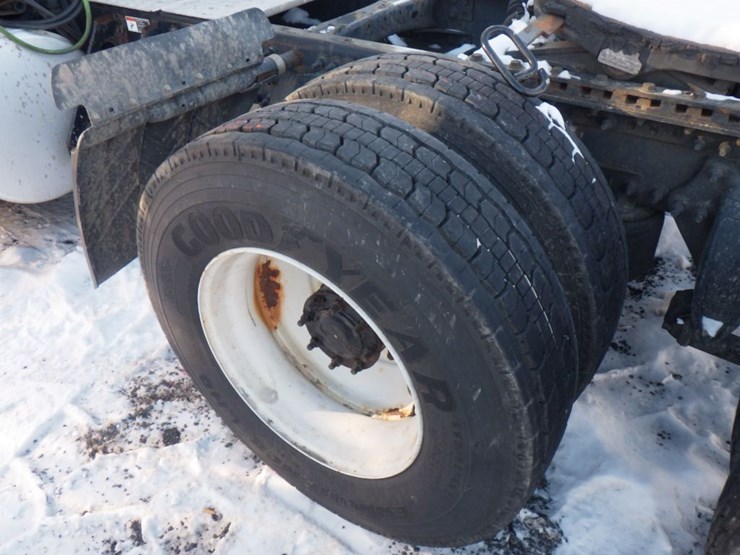 2017-freightliner-cascadia-125-image-15