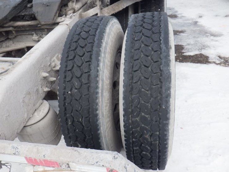 2014-peterbilt-386-image-8