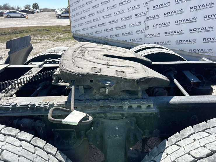 2016-freightliner-cascadia-125-image-25