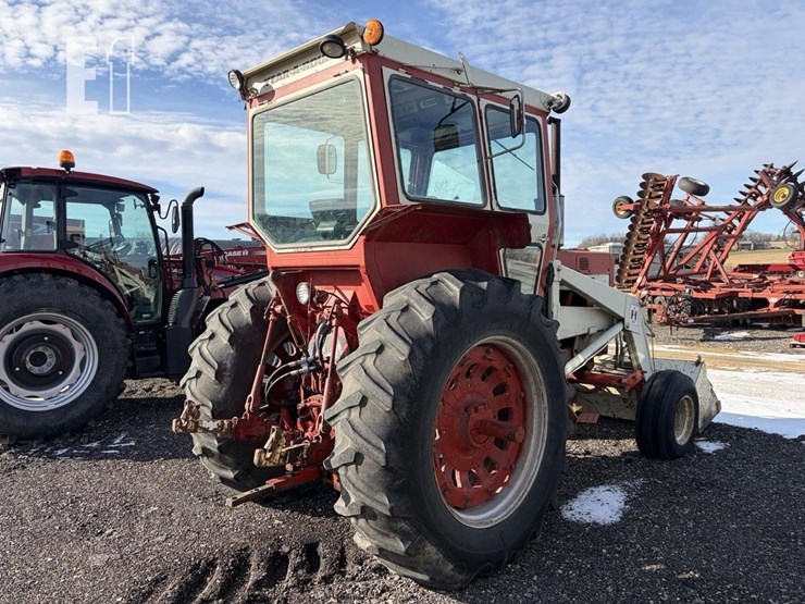 international-806-image-4