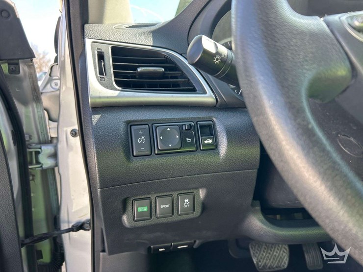 2017-nissan-sentra-sedan-image-15