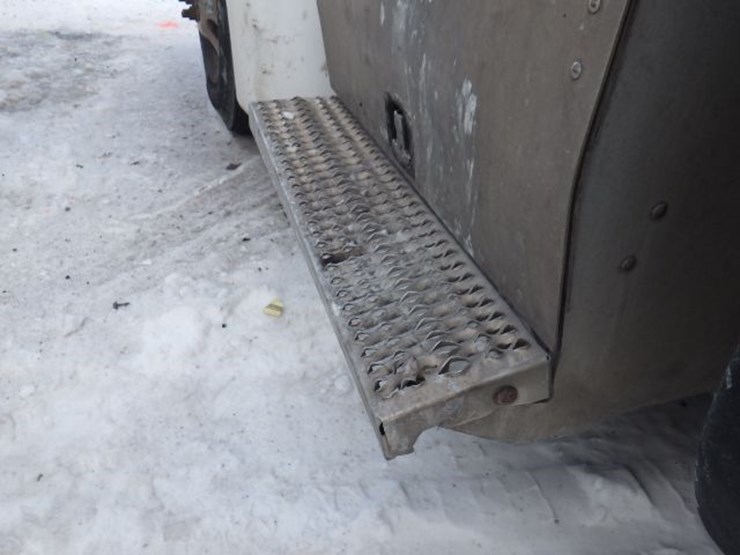 2014-peterbilt-386-image-17