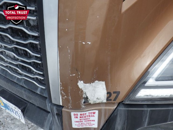 2022-volvo-vnl-300-image-2