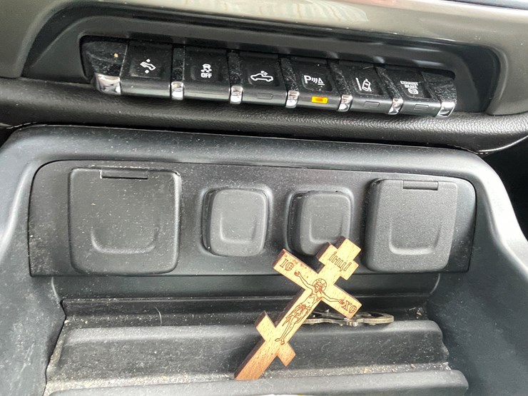 #4000-•-2019-chevy-silverado-high-country-pickup-(has-wi-title)-image-47